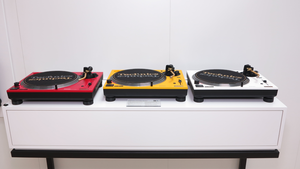 The Technics SL-1200MK7L is available in various finishes