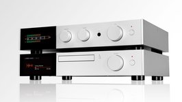 The Audiolab 9000A ans 9000CDT from the front with displays on