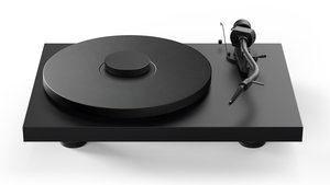 Pro-Ject Debut S equipped with an S tonearm in black finish. 