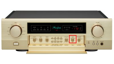 Accuphase C-2150 front