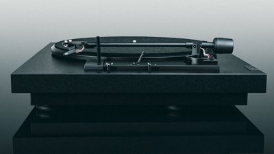 The new A1 from Pro-Ject from the side 