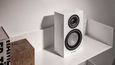 New on-wall speakers Canton Vento 10 