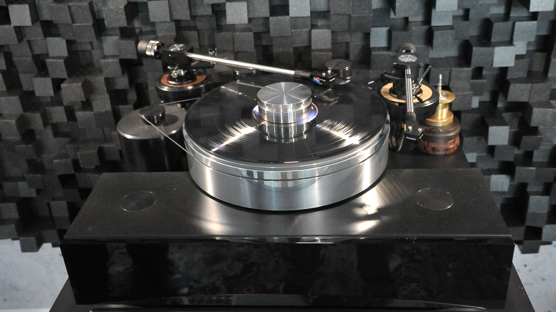 The new Einstein turntable rests on an air cushion.