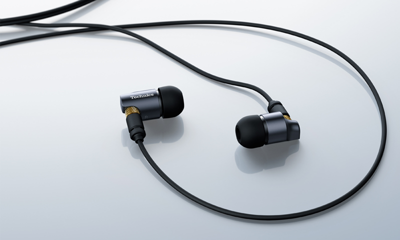 Technics' first in-ears: Stereo Magazine