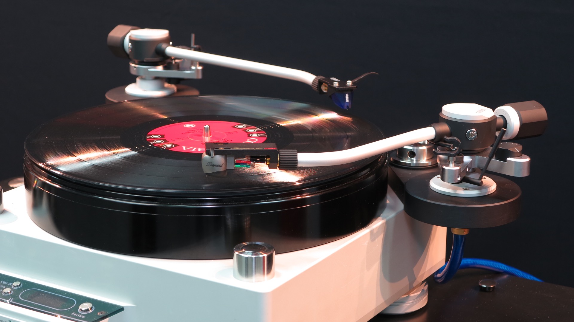 The new tonearms AS-309R and AS-212R by Ortofon